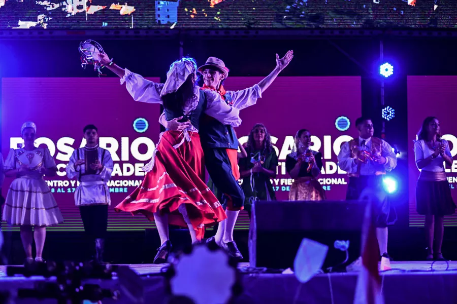 bailes en escenario mayor Colectividades