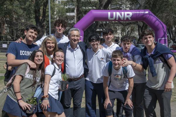 Javkin en la Expo Carreras: «Esta ciudad va a defender su universidad pública»