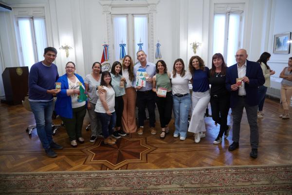 Rosario Emprende: Javkin recibió a las ganadoras del Premio Banco Municipal 