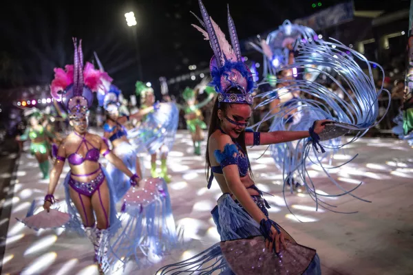 Carnaval: Rosario celebró su primera gran noche del festejo mayor a puro ritmo y color